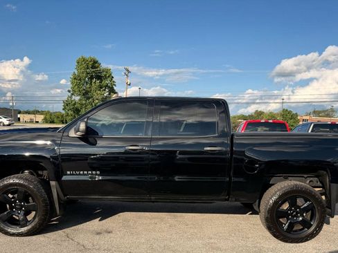 Used 2018 Chevrolet Silverado 1500 Custom w/ Custom Value Package AWD/4WD image 5