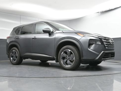 Used 2026 Nissan Rogue SV image 24