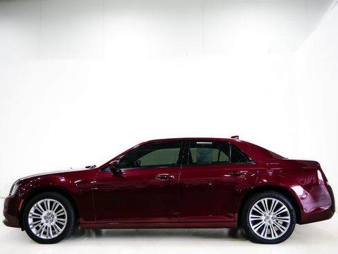 Certified 2019 Chrysler 300 S image 5