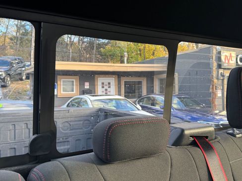 Used 2018 Ford F150 XLT w/ Equipment Group 302A Luxury image 37