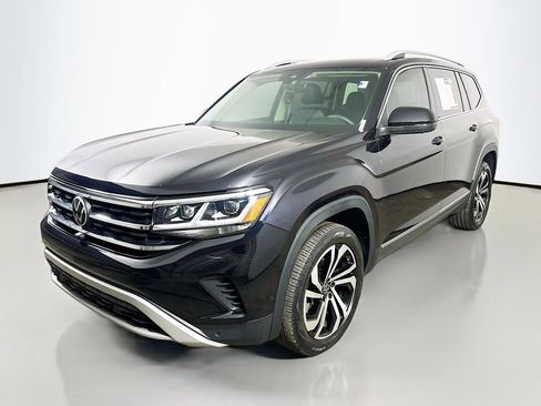 Used 2021 Volkswagen Atlas SEL Premium image 3