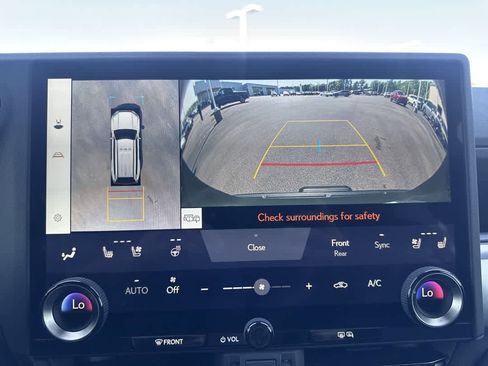 Used 2024 Lexus GX 550 w/ Accessory Package (2T) AWD/4WD image 17