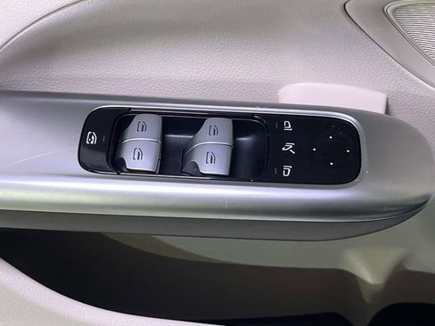 Used 2025 Mercedes-Benz C 300 Sedan image 36