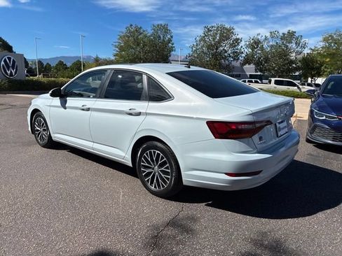 Used 2019 Volkswagen Jetta SE FWD image 4