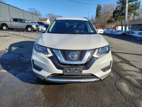 Used 2017 Nissan Rogue SV AWD/4WD image 2