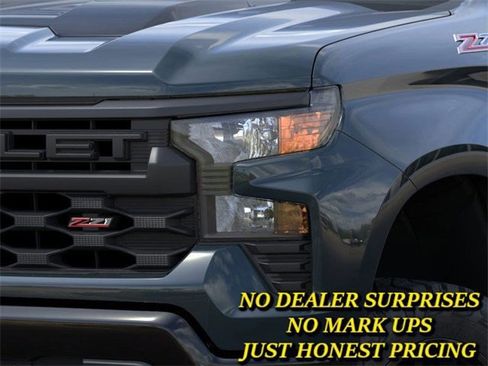 New 2026 Chevrolet Silverado 1500 Custom Trail Boss w/ LPO, Dark Essentials Package image 10