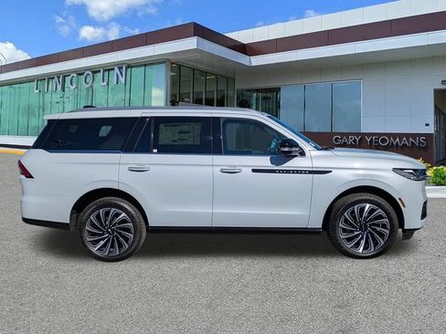 New 2025 Lincoln Navigator Black Label AWD/4WD image 3