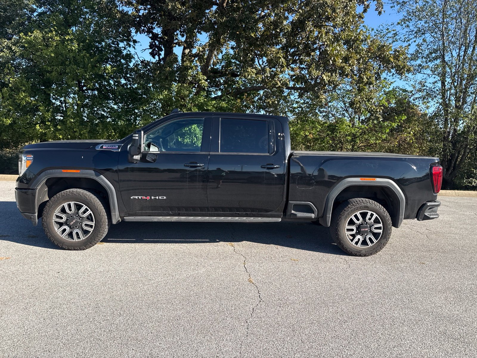 Used 2022 GMC Sierra 3500 AT4 w/ AT4 Preferred Package AWD/4WD image 2