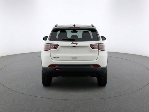 Used 2025 Jeep Compass Trailhawk AWD/4WD image 7