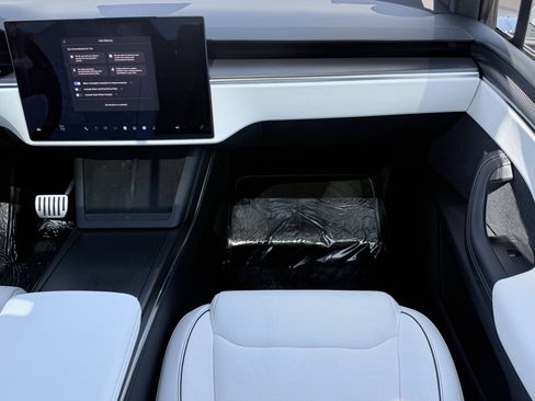 Used 2023 Tesla Model X Plaid image 61