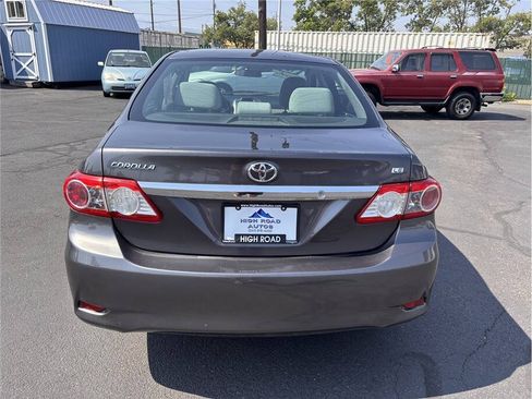 Used 2013 Toyota Corolla LE FWD image 4