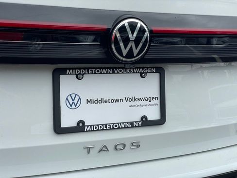 Certified 2025 Volkswagen Taos SEL w/ Black Wheel Plus Package image 36