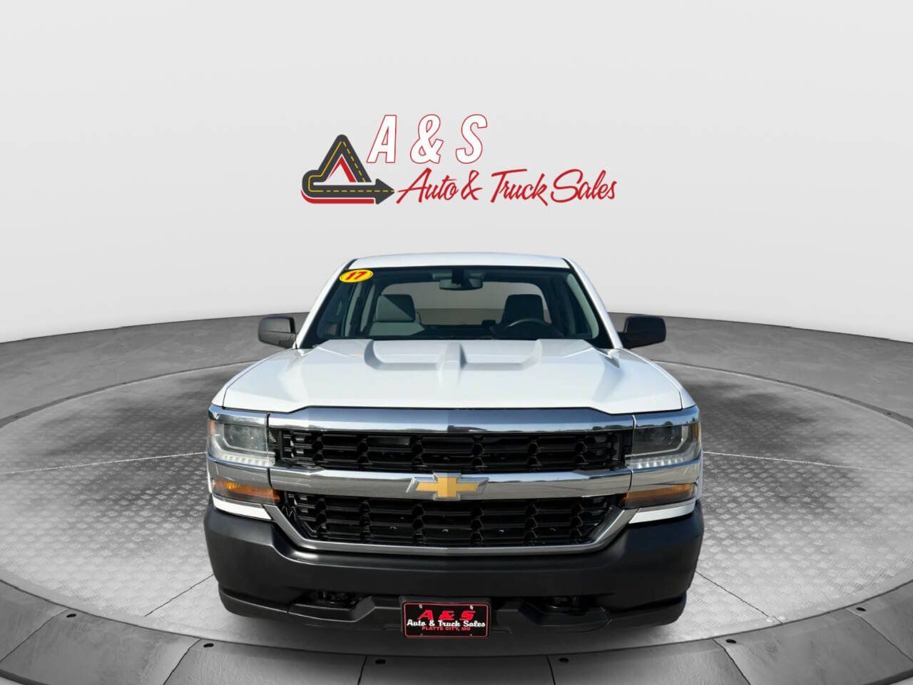 Used 2017 Chevrolet Silverado 1500 W/T AWD/4WD image 2