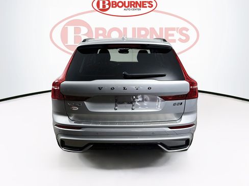 Used 2023 Volvo XC60 B5 Plus w/ Protection Package Premier AWD/4WD image 10