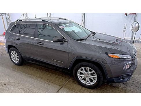 Used 2016 Jeep Cherokee Latitude w/ Comfort/Convenience Group AWD/4WD image 3