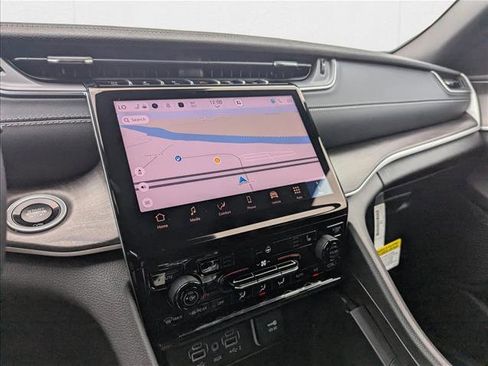 New 2025 Jeep Grand Cherokee Limited image 15