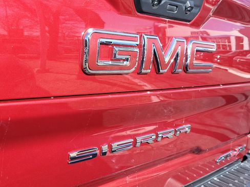 Used 2025 GMC Sierra 2500 AT4X image 17