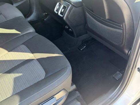 Used 2022 Kia Sorento LX FWD image 33