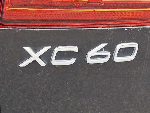 Used 2023 Volvo XC60 B5 Ultimate AWD/4WD image 29
