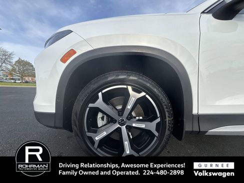 New 2026 Volkswagen Tiguan SE AWD/4WD image 11
