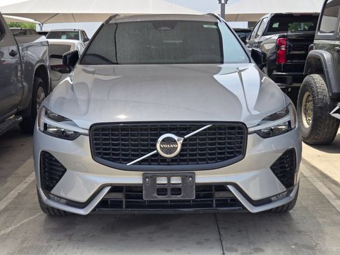 Used 2023 Volvo XC60 B5 Ultimate FWD image 2