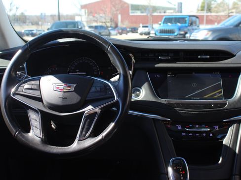 Used 2019 Cadillac XT5 Luxury w/ Advanced Security Package image 26