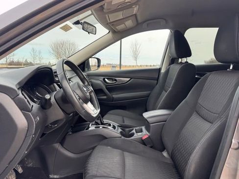 Used 2018 Nissan Rogue SV FWD image 8