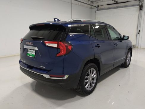 Used 2023 GMC Terrain SLT AWD/4WD image 9