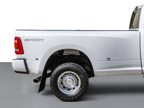 Used 2022 RAM 3500 Big Horn w/ Level C Equiment Group AWD/4WD image 6
