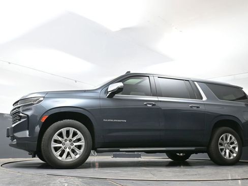 Used 2021 Chevrolet Suburban Premier AWD/4WD image 29