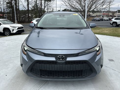 Used 2021 Toyota Corolla LE image 3