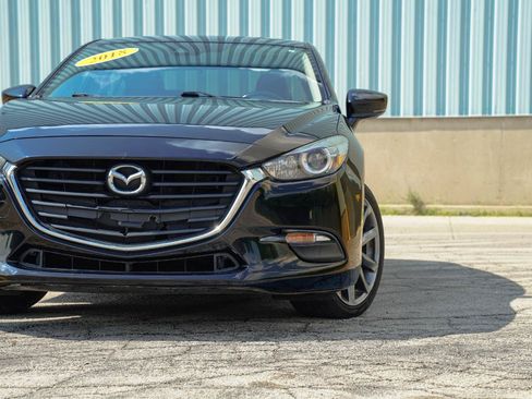 Used 2018 MAZDA MAZDA3 Touring FWD image 2