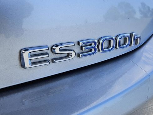 Used 2022 Lexus ES 300h 300h image 12