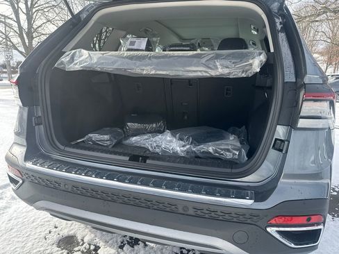 New 2026 Volkswagen Taos SE image 15