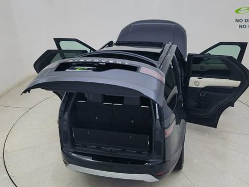 Used 2024 Land Rover Discovery Metropolitan Edition AWD/4WD image 94