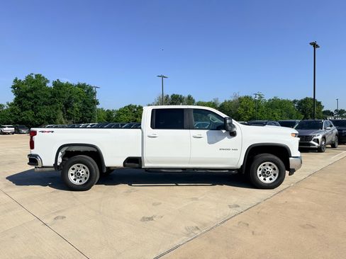 Used 2025 Chevrolet Silverado 2500 LT w/ Convenience Package AWD/4WD image 5