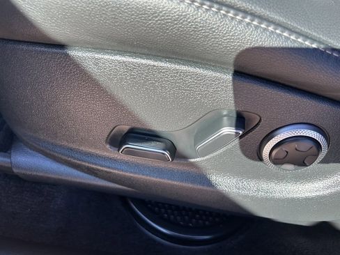 Used 2025 Genesis GV80 2.5T Standard image 15