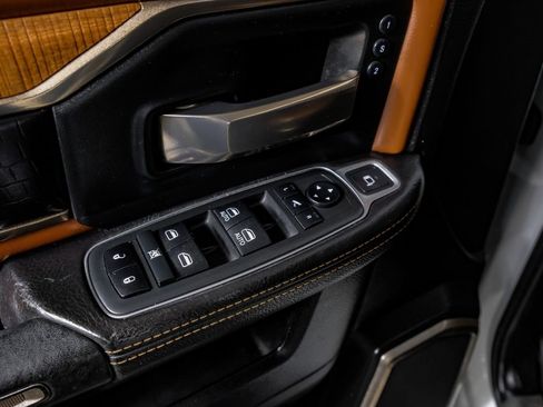 Used 2019 RAM 2500 Limited image 35