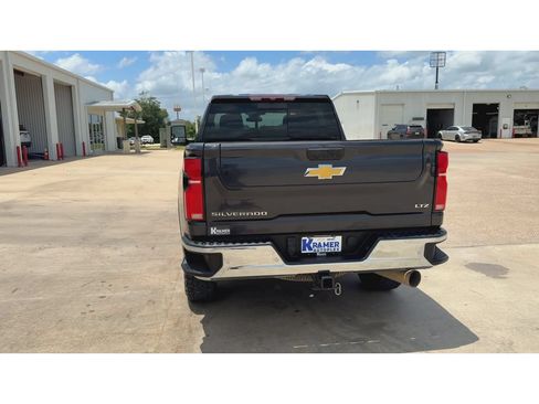 Used 2024 Chevrolet Silverado 2500 LTZ w/ LTZ Texas Edition AWD/4WD image 7