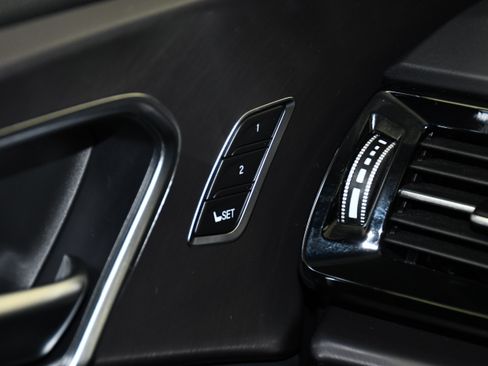 Used 2025 Acura RDX SH-AWD image 33