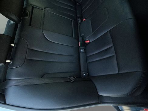 Used 2018 BMW 530i image 39