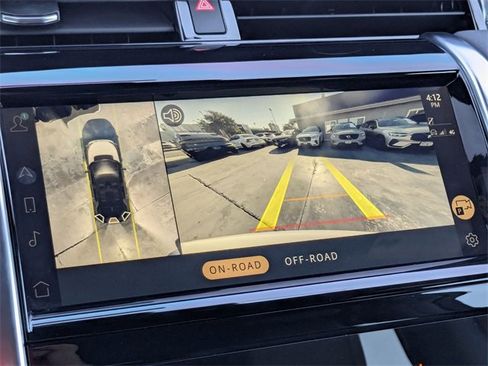 Used 2021 Land Rover Discovery Sport SE image 23