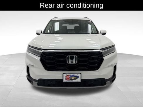 Used 2025 Honda Pilot Elite image 9