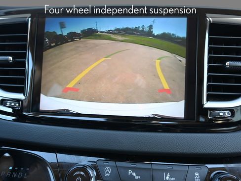 Used 2024 Chrysler Pacifica Touring-L image 17