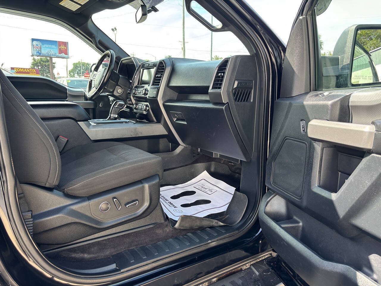 Used 2017 Ford F150 XLT w/ Equipment Group 302A Luxury AWD/4WD image 31