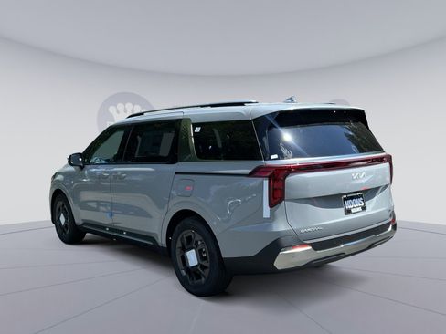 New 2026 Kia Carnival SX FWD image 4