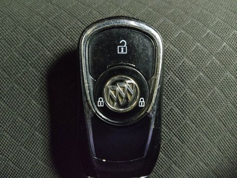 Used 2019 Buick Encore Preferred FWD image 32
