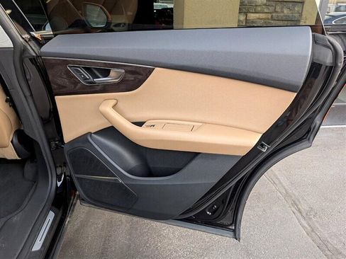 Used 2019 Audi Q8 Premium Plus w/ Premium Plus image 26