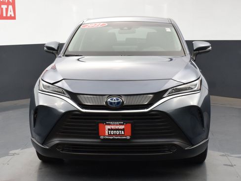 Used 2021 Toyota Venza LE image 7