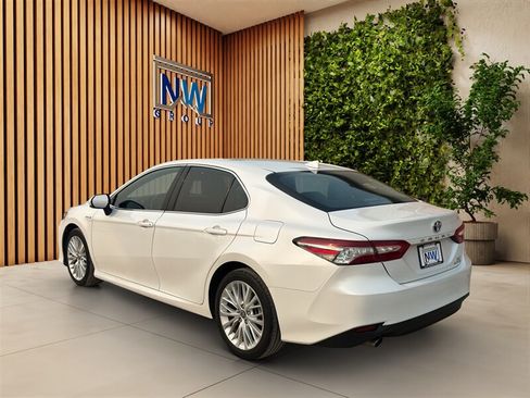 Used 2020 Toyota Camry XLE w/ Carpet Mat Package FWD image 20